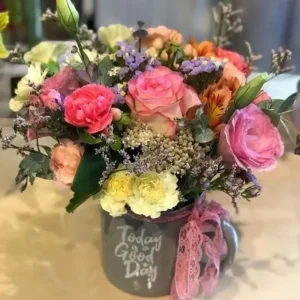 Arranjo de Flores em Caneca