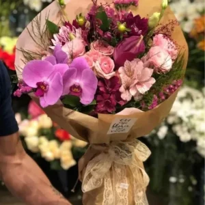 Buquê de Flores com Orquídea