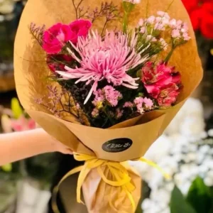 Buquê de Flores com Anastácia