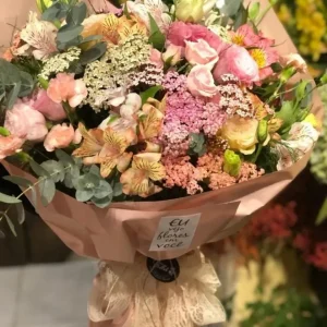 Buquê de Flores Mistas Médio