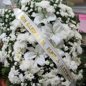 Coroa de Flores – Mix de Flores Brancas