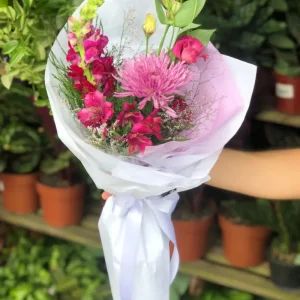 Buquê de Flores em Papel Branco