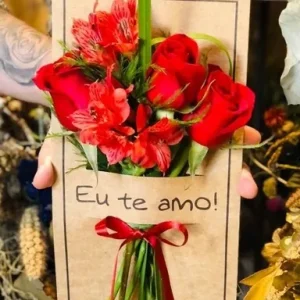 Arranjo de Flores no Card
