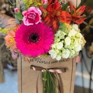 Arranjo de Flores no Card
