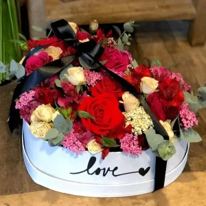 Box de Flores em Formato Coração