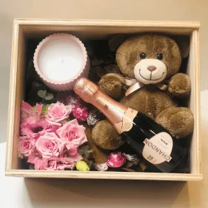 Box com Pelúcia, Chandon Baby, Vela e Lindt