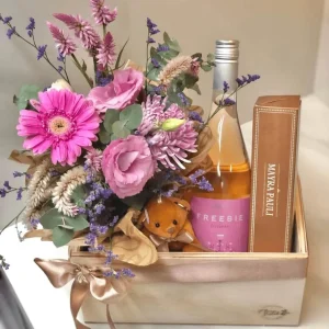 Box com Macarons e Vinho Frisante